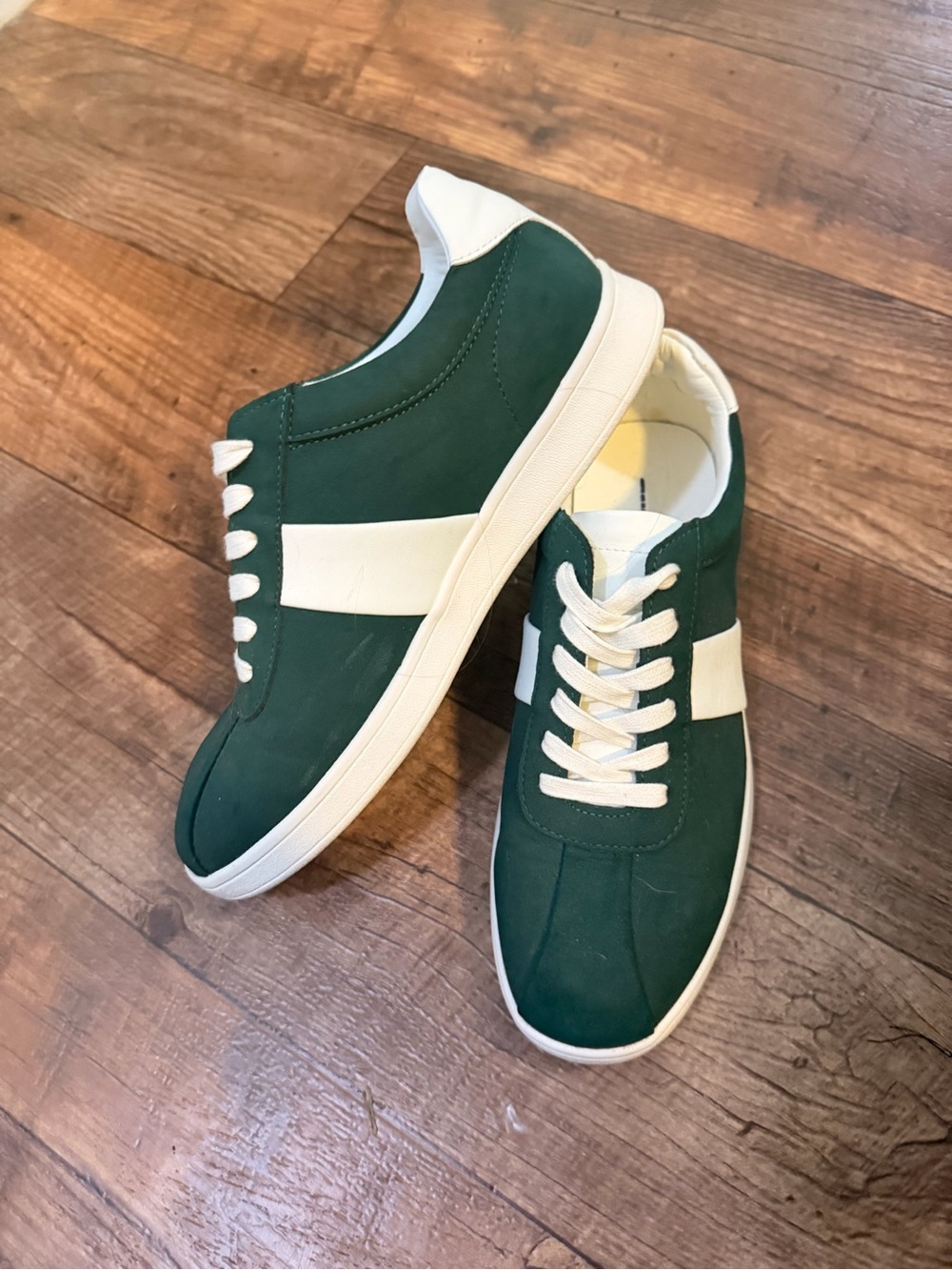 Men's Green and White Casual Sneakers